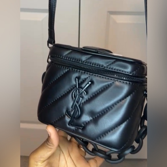 Yves Saint Laurent Black Quilted VIP - GWP Beaute Cosmetic Case. Limited edition - Picture 3 of 17